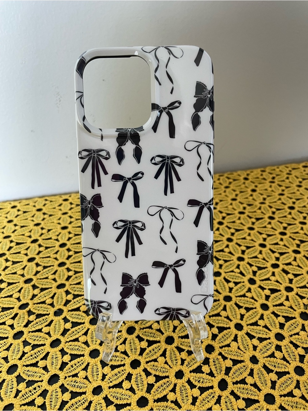 New Casely Classic iPhone Case with Black Bow Pattern